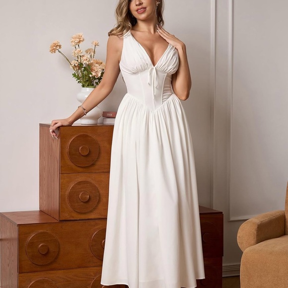 Casual White Midi Dress with Pockets - Picture 4 of 5